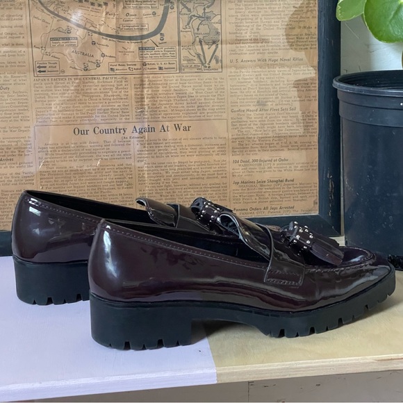 LAST CHANCE Zara Trafaluc size 38 size 7.5 oxblood patent leather loafers - Picture 6 of 12